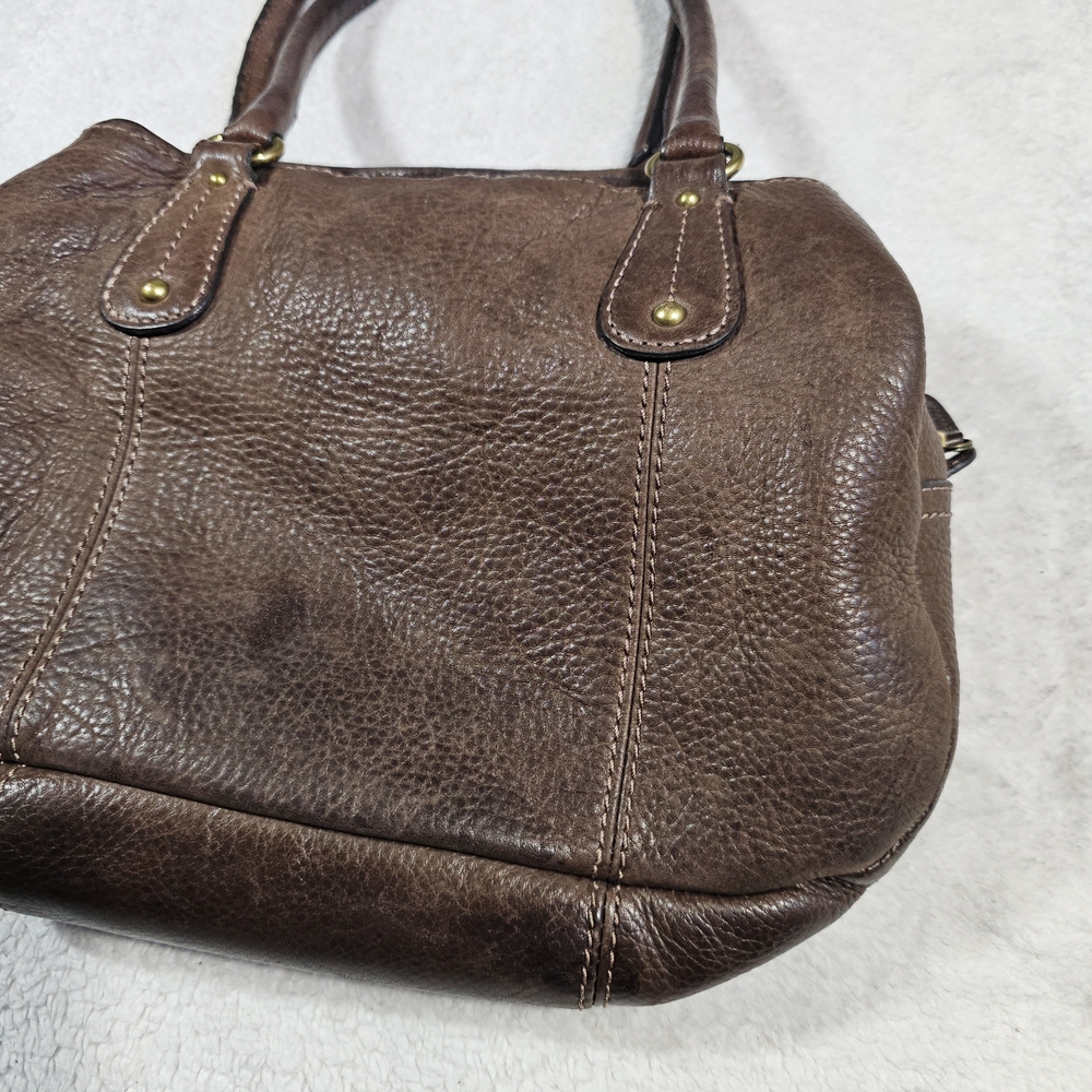 Elegant Brown Leather Handbag - Picture 2 of 16